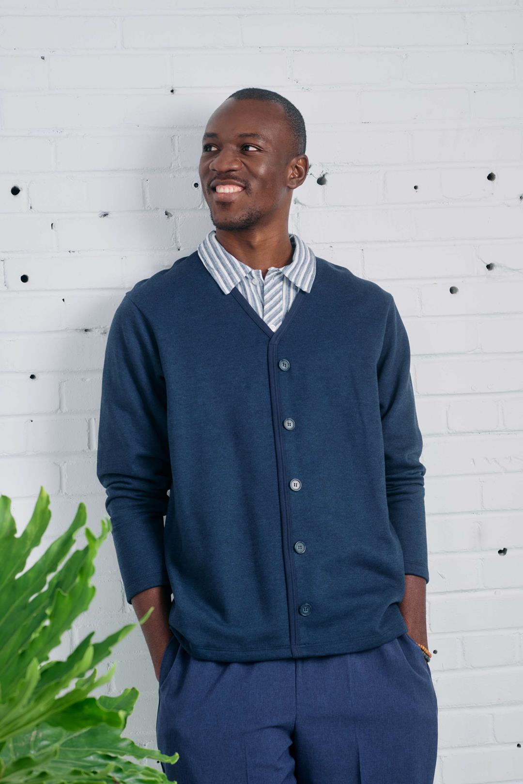 1FHT91-0R230N-Adaptive Cardigan, V Neck, Patch Pockets