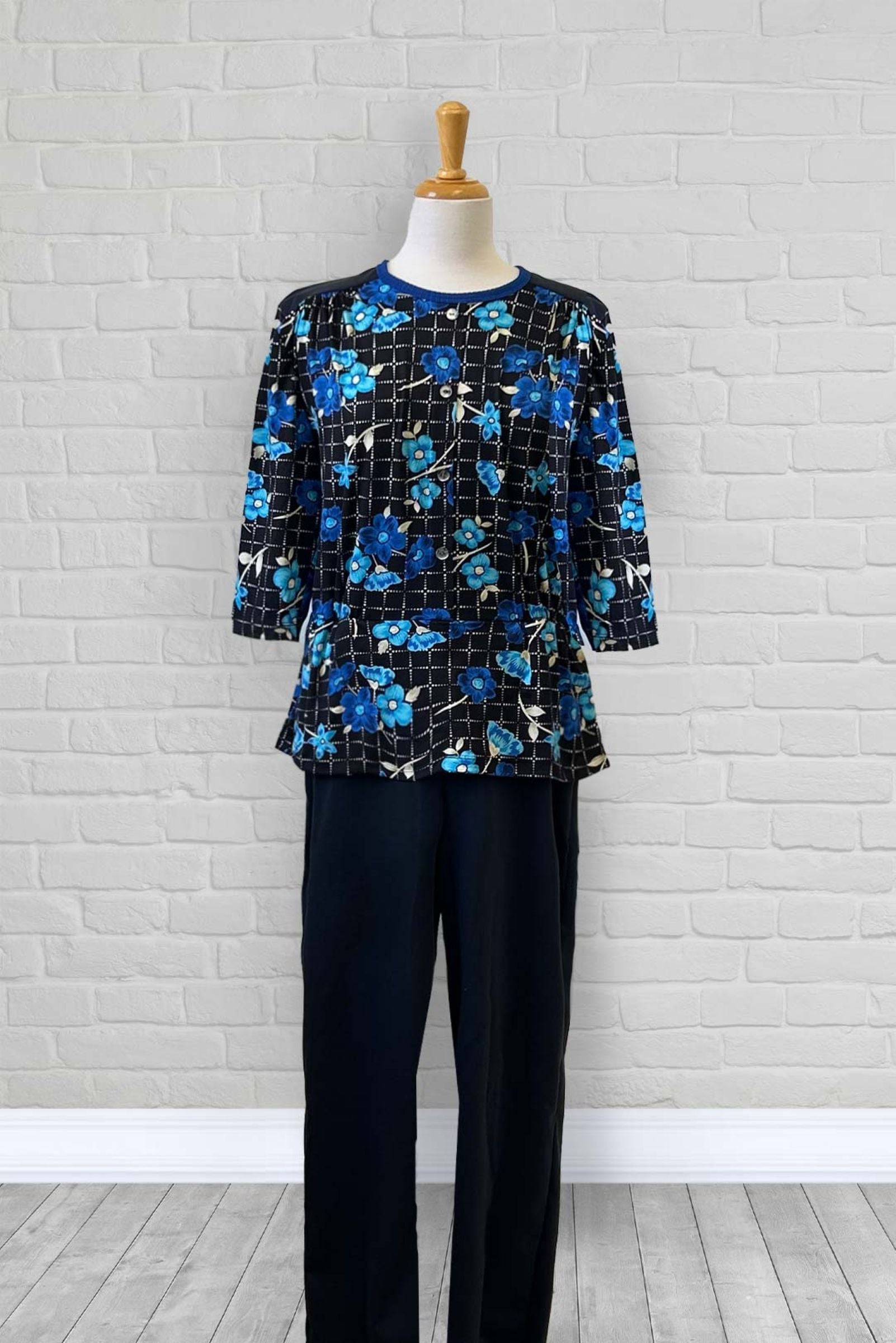 1LCO15-1Q168-Adaptive Dignity Suit, Anti-Strip, Day, Long, 3/4 Sleeve