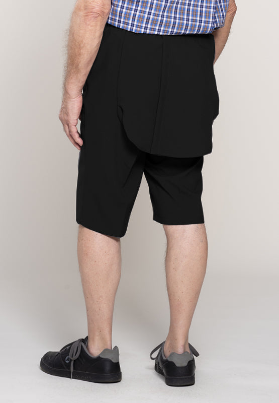 Introducing our versatile and stylish adaptive bermuda shorts for men! With a large back that closes with metal snaps, these shorts provide a comfortable and adaptive fit. Made with machine-washable polyester, they are perfect for summer wear. Upgrade you