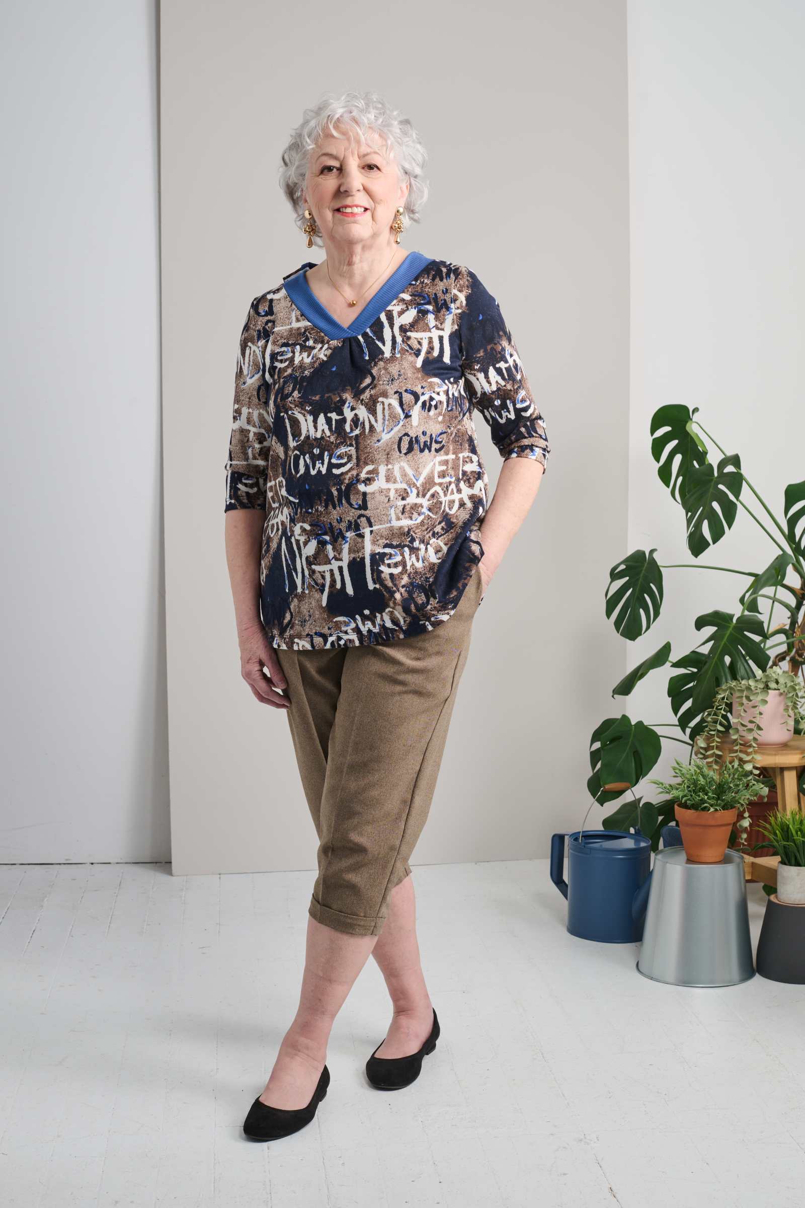 1PT340-2B601-Adaptive Top, V Neck