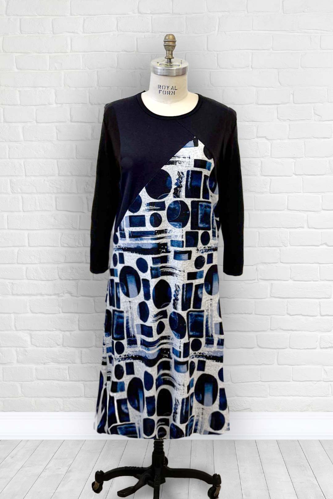 1UR804-2C135-Adaptive Dress, Asymetric, Round Collar, 3/4 Sleeve