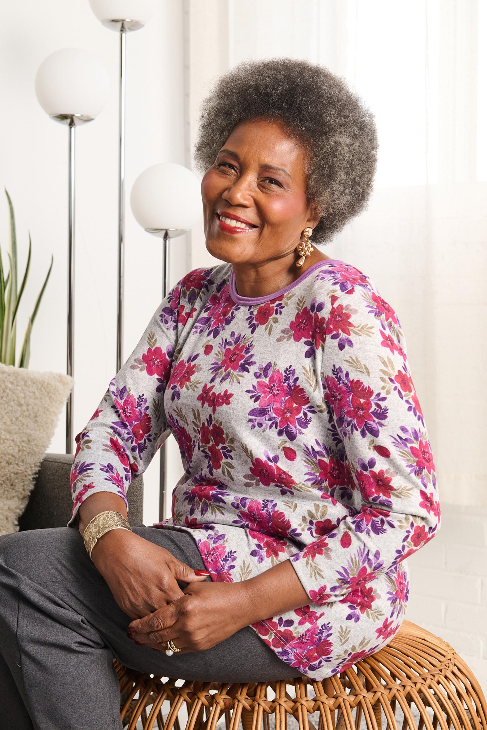 1UT367-2C108-Adaptive Basic Top With Round Neck