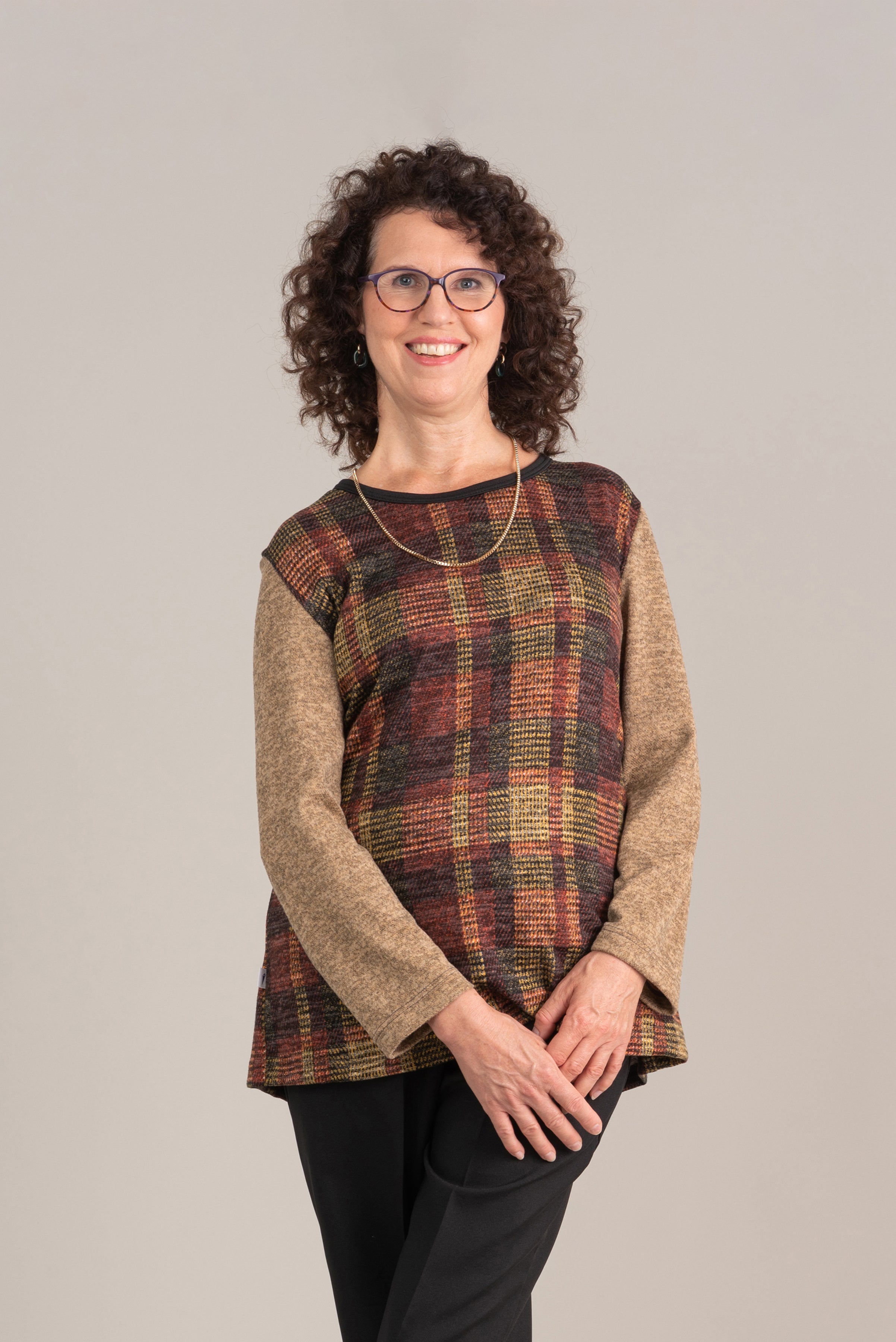 1UT367-1U608-Adaptive Basic Top With Round Neck