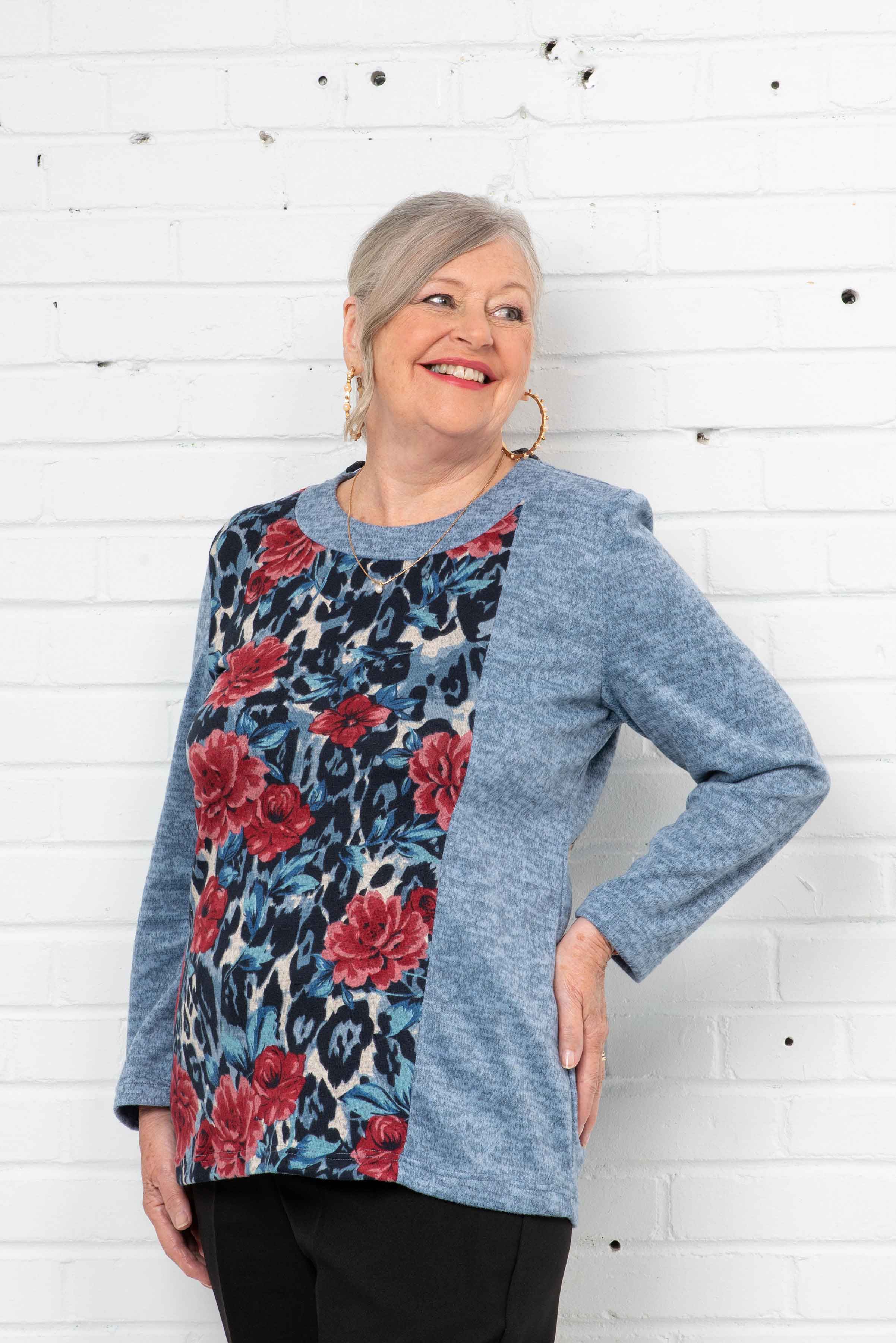 1UT371-1W138-Adaptive Top With Round Neck