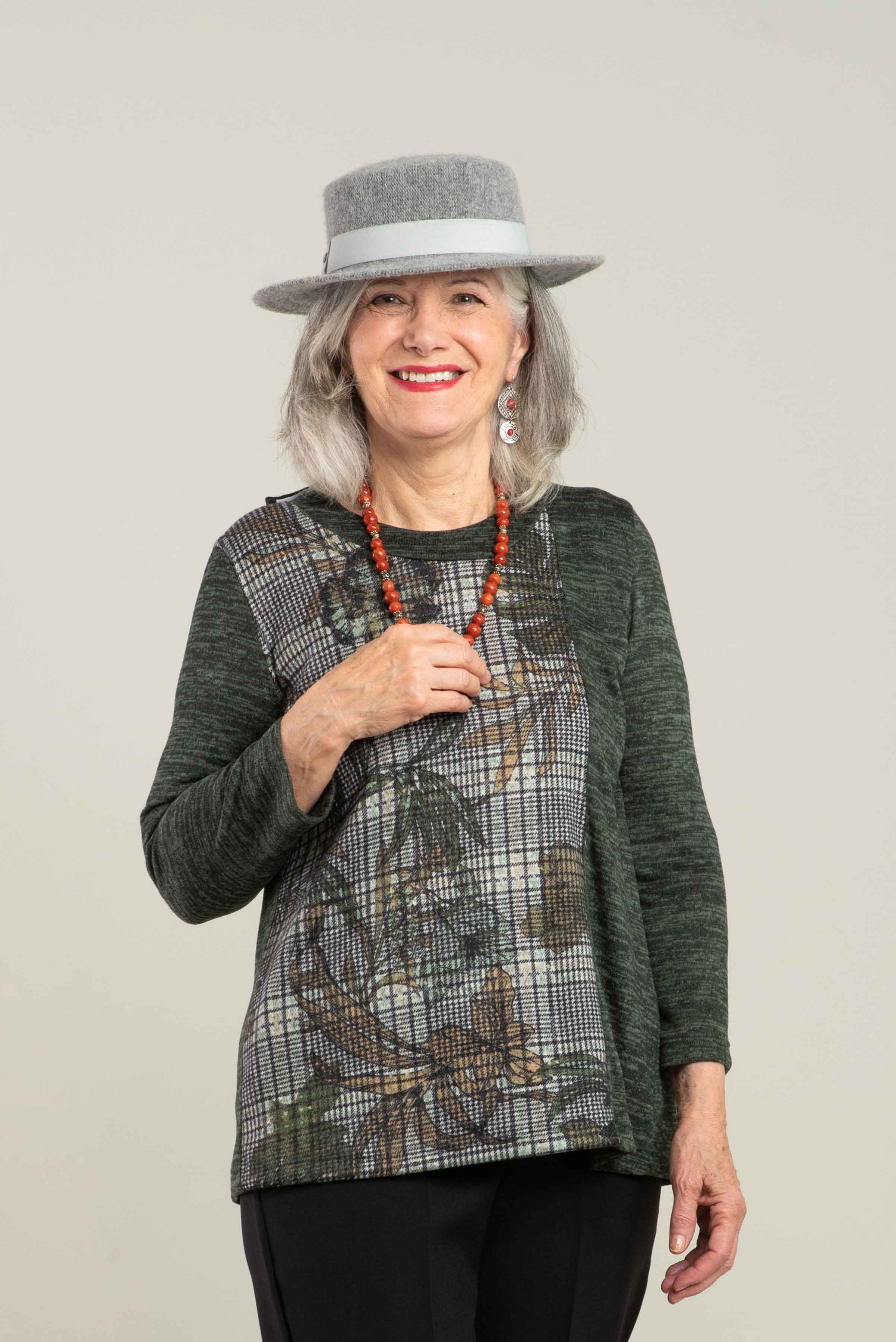 1UT371-1W609-Adaptive Top With Round Neck