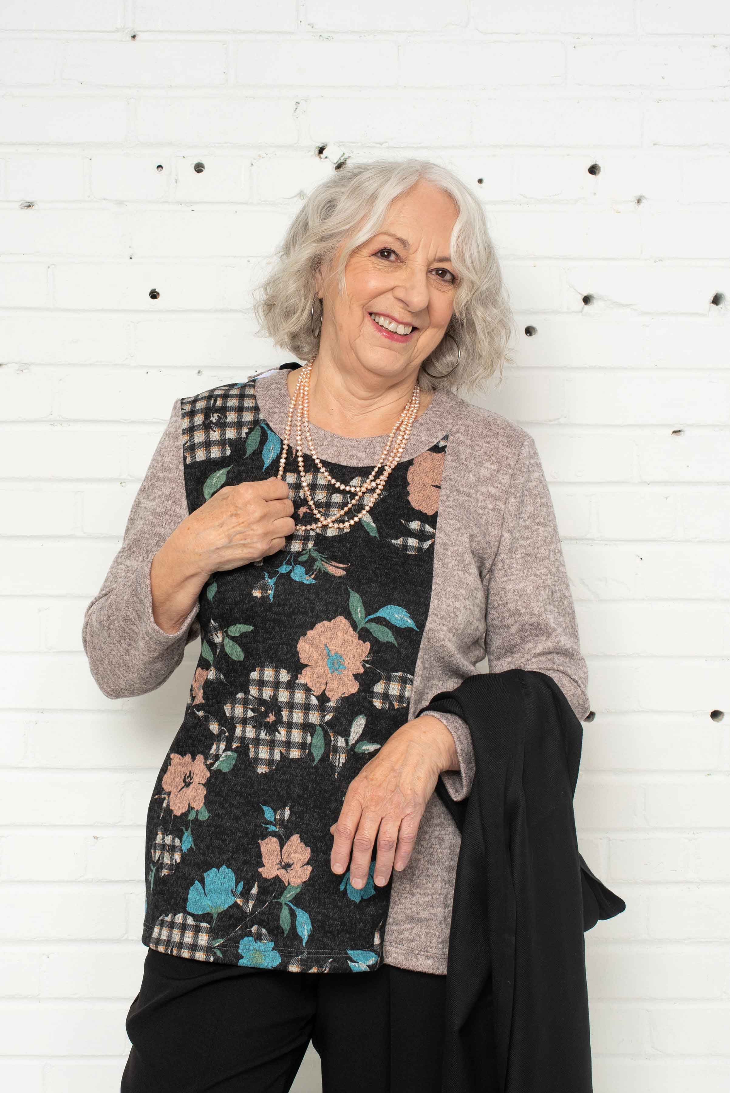 1UT371-1W611-Adaptive Top With Round Neck