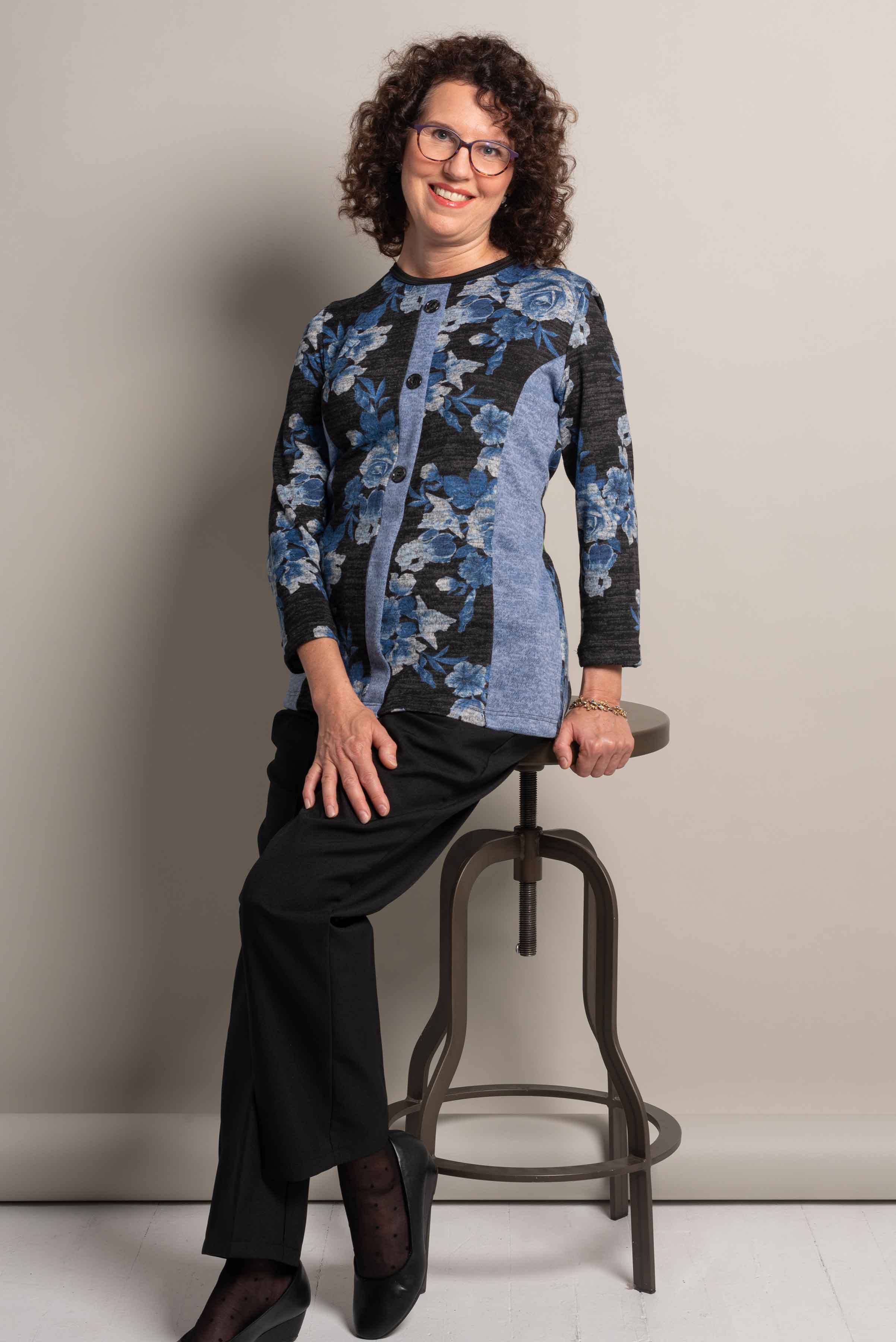 1UT373-1U136-Adaptive Top, Fake Cardigan, L Sl