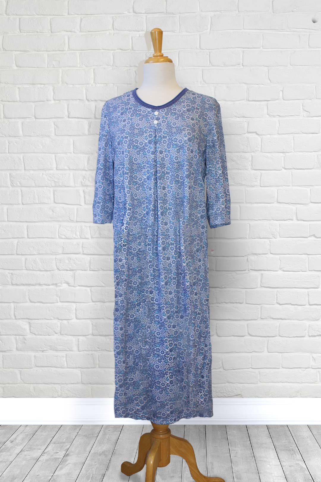 1WN130-1Z301-Adaptive Nightgown, Crew Neck, 2 Buttons