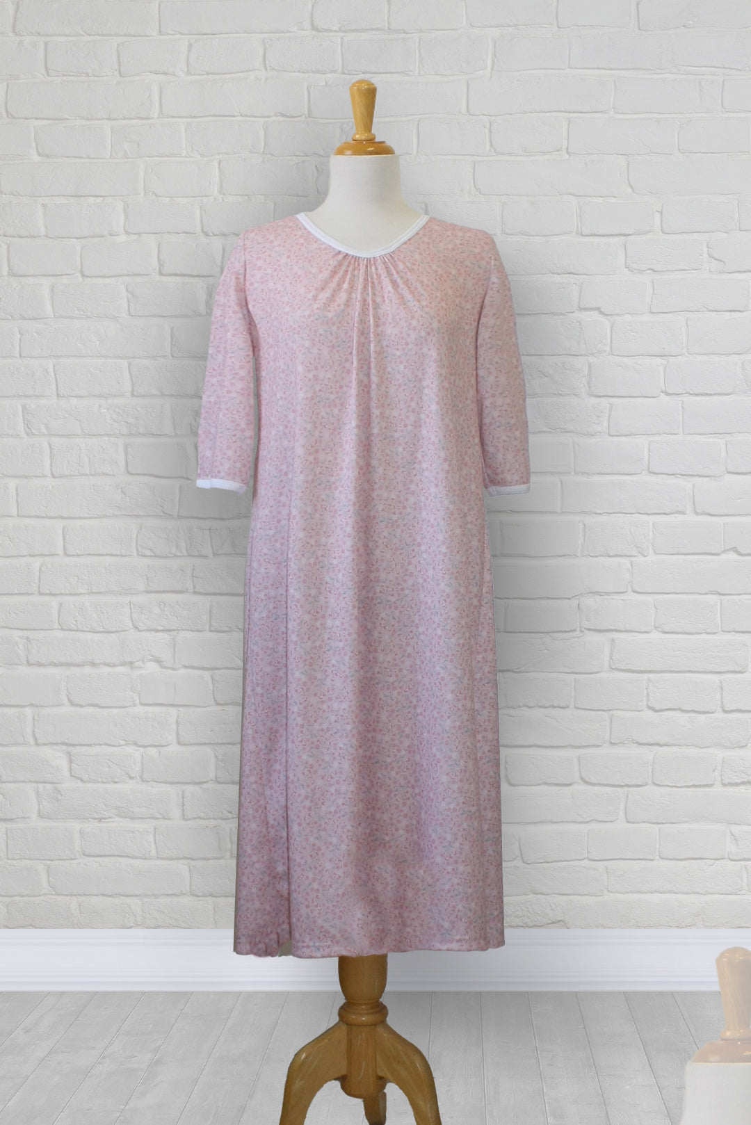 1XN131-1Y320-Adaptive Nightgown, V Neck, 3/4 Sl