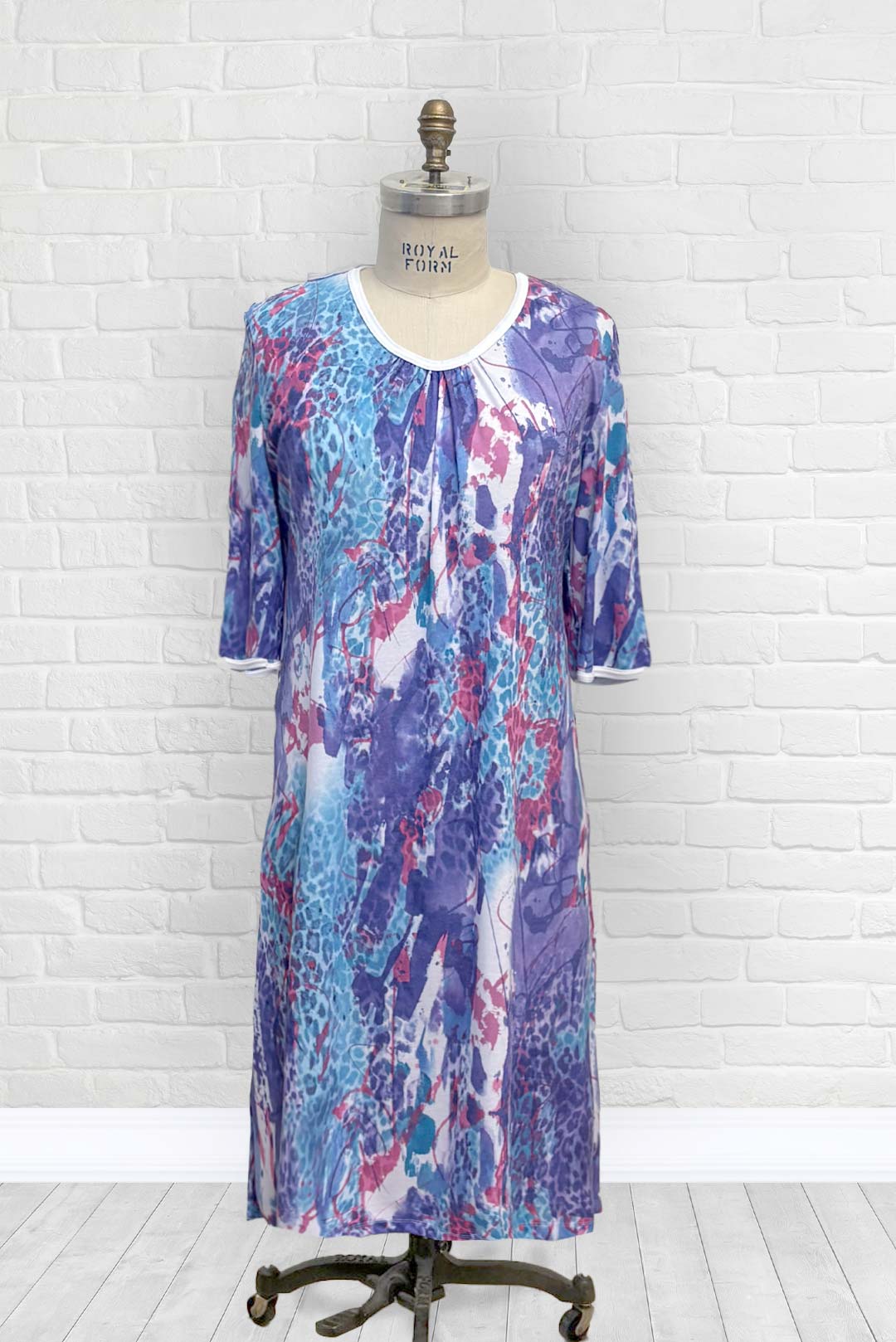 1XN131-2C304-Adaptive Nightgown With Pleats At Neckline