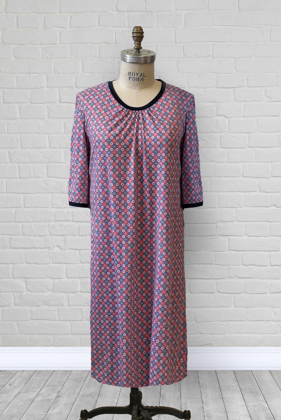 1XN131-2D304-Adaptive Nightgown With Pleats At Neckline