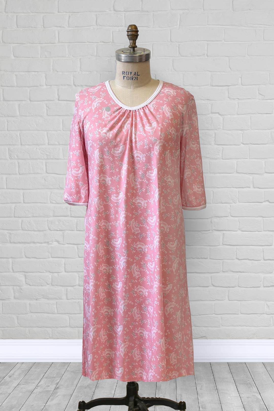 1XN131-2D307-Adaptive Nightgown With Pleats At Neckline