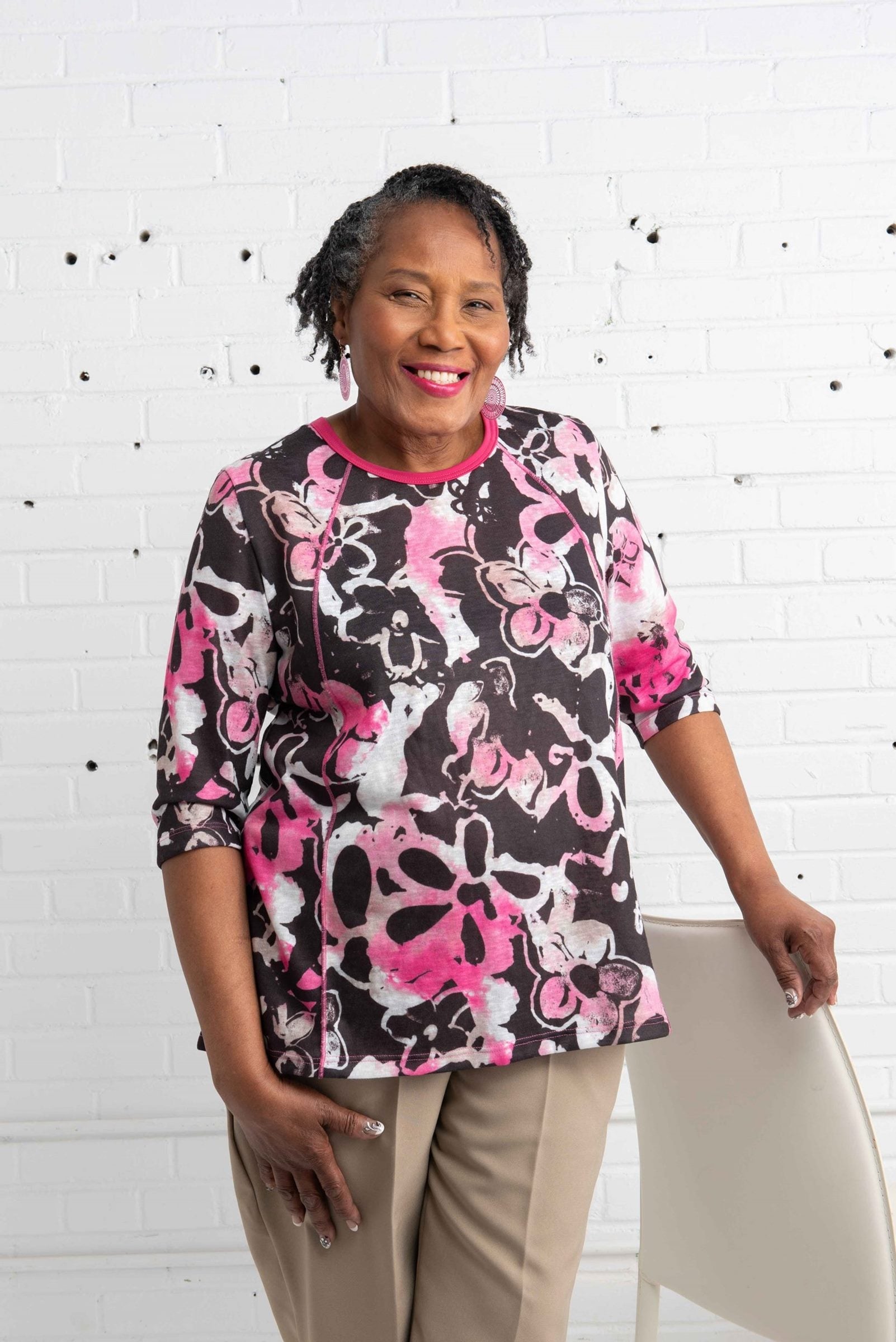 1YT384-1Z101-Adaptive Top With Topstitching