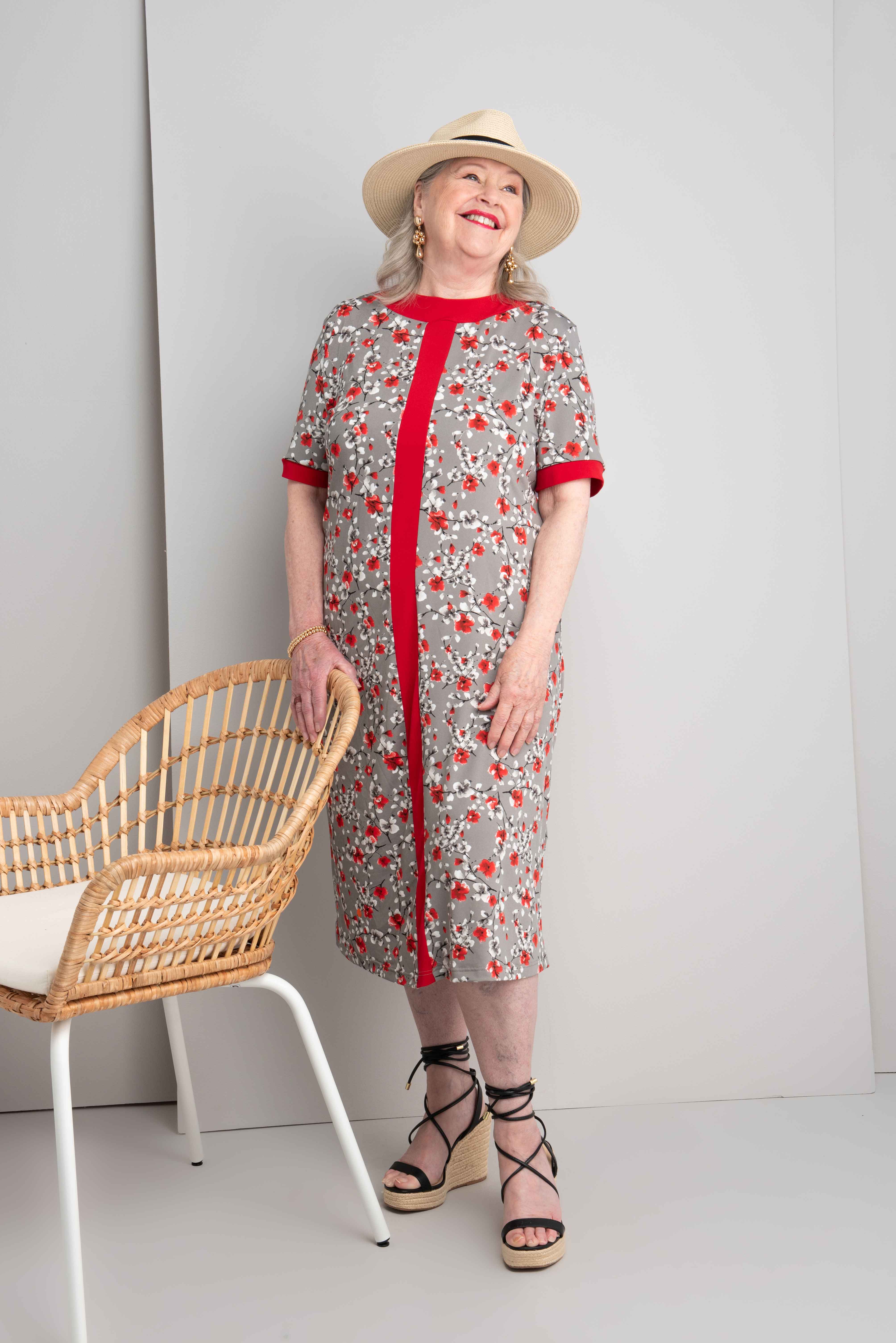 1ZR820-1Z124-Short Sleeved Dress With Contrasting Plaquette