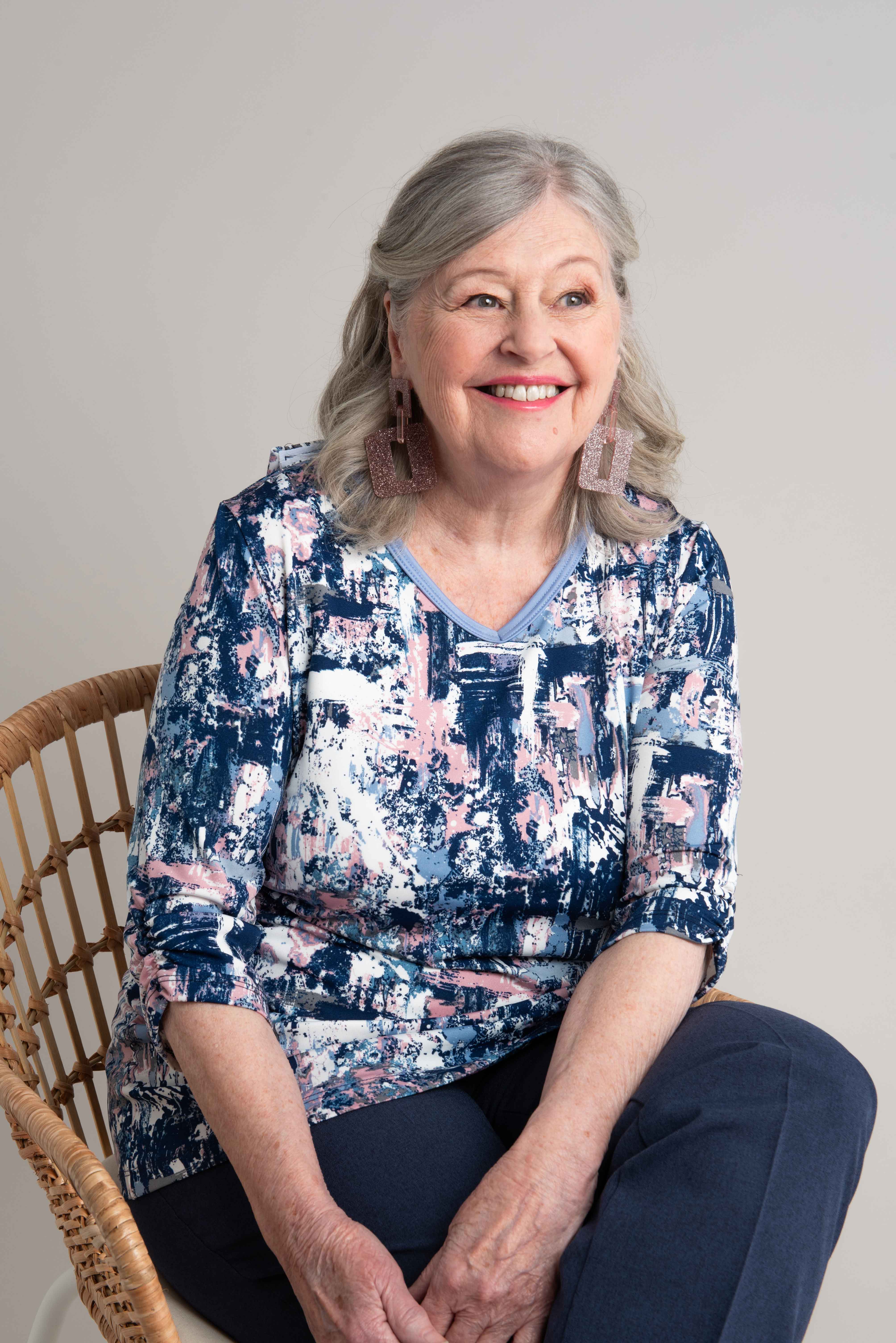 1ZT387-1Z108-Adaptive Top With V-Neck