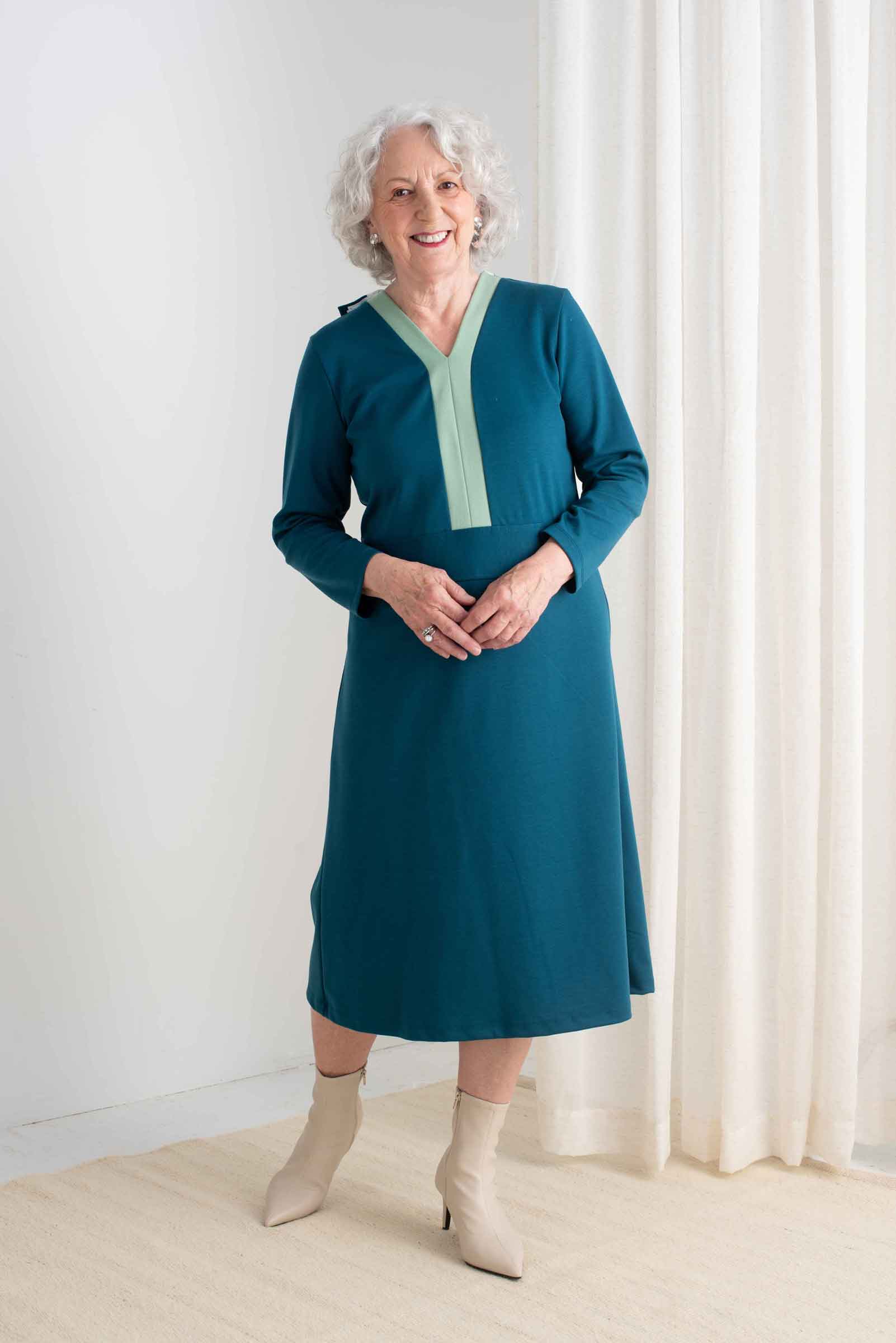 2AR824-2A603T-Adaptive Dress Combo Neckline