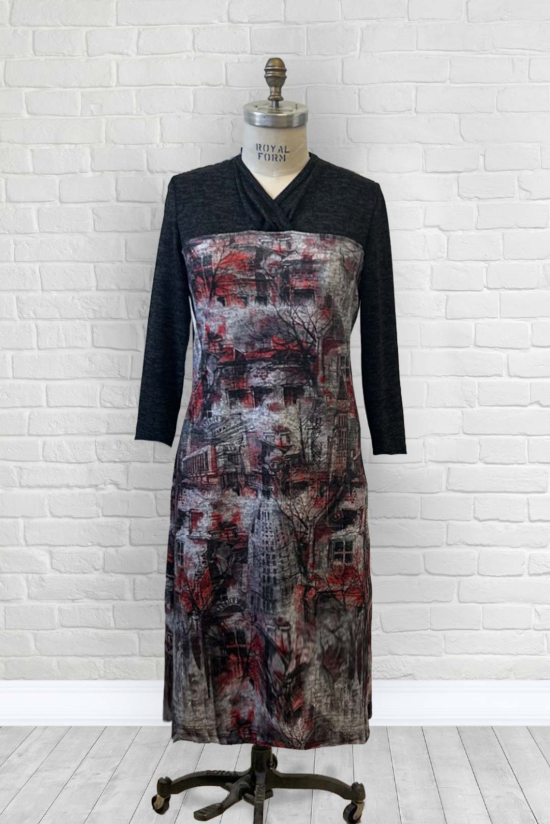 2CR828-2C605-Adaptive Dress With V-Neck And Long Sleeves