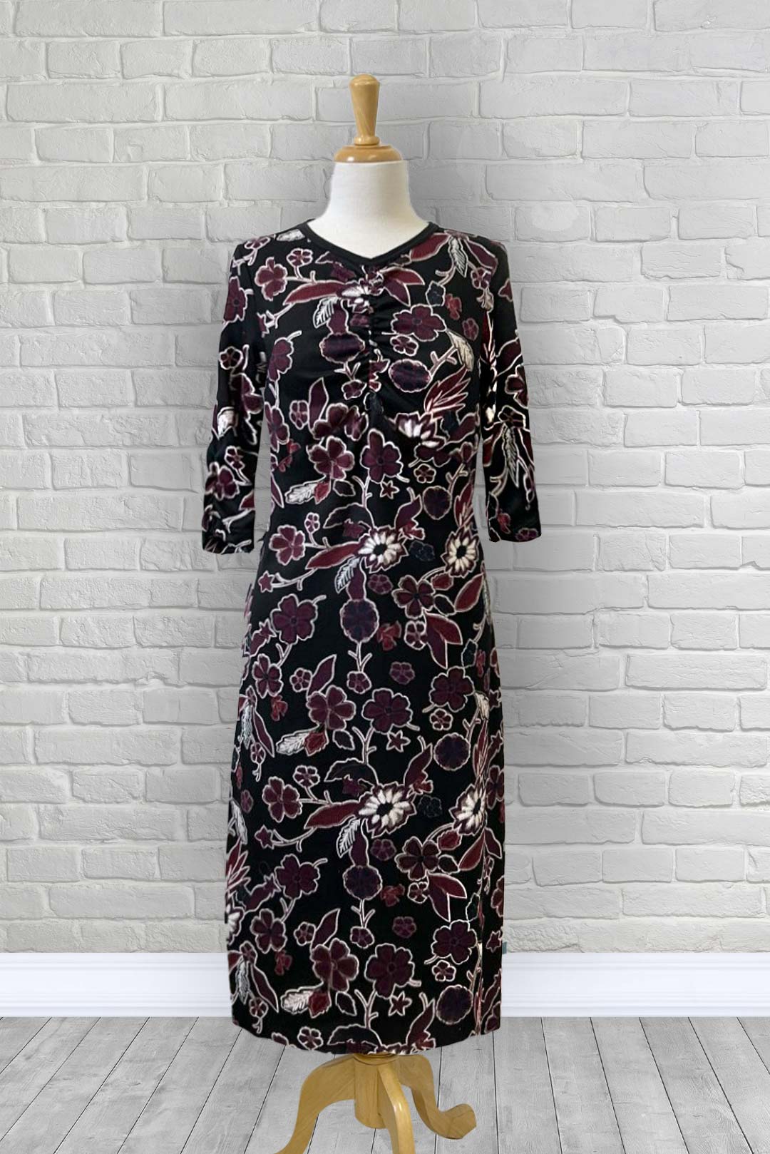 2CR829-2C104-Adaptive Dress With Gathered Detail