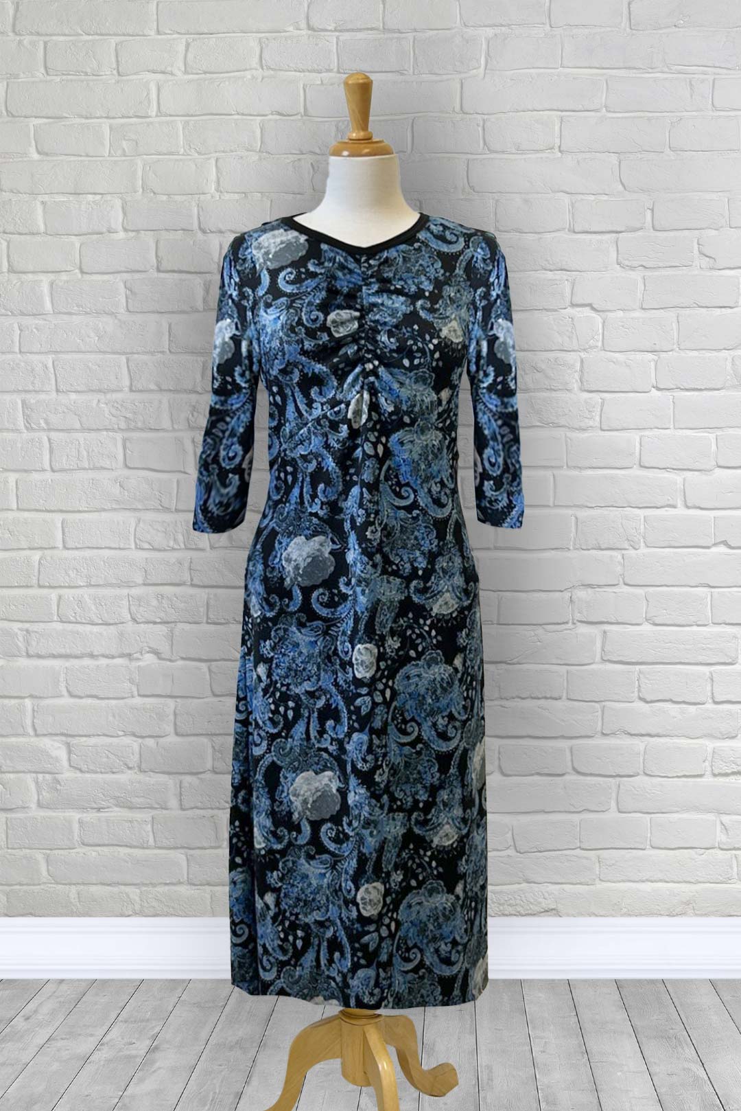 2CR829-2C115-Adaptive Dress With Gathered Detail