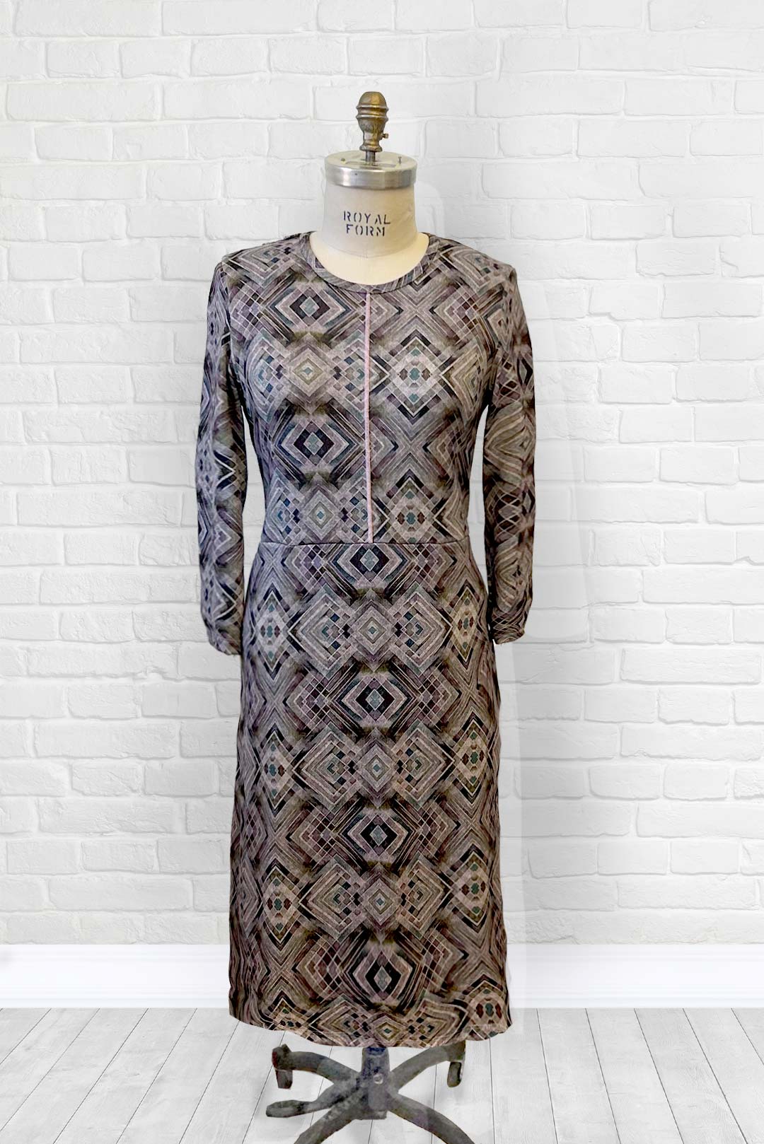 2CR830-2C133-Adaptive Dress With Crew Neck And Topstitch