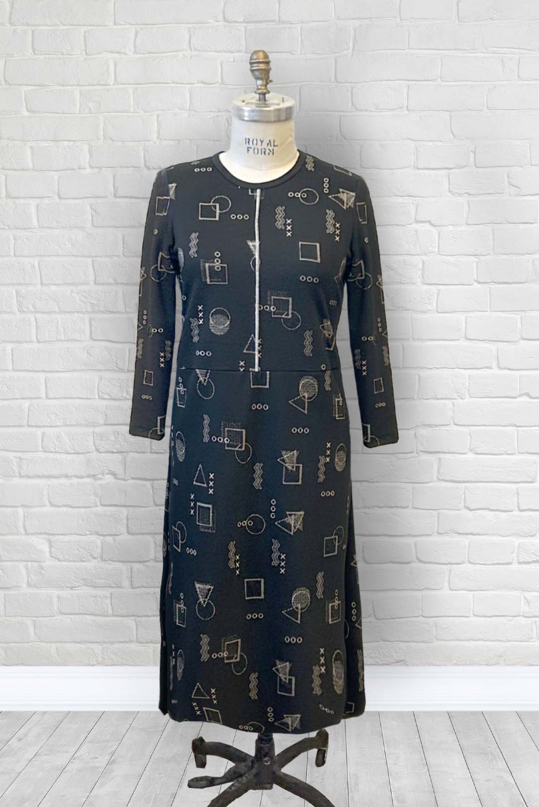 2CR830-2C600-Adaptive Dress With Crew Neck And Topstitch