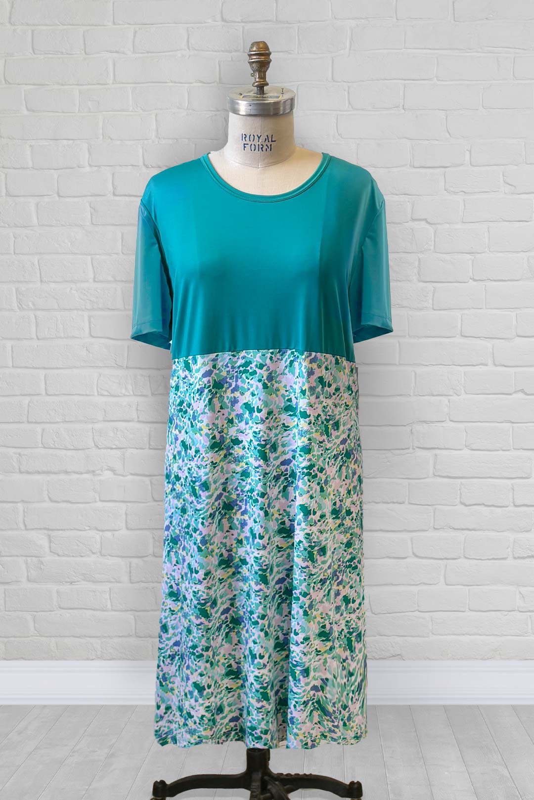2DR831-2B129-Adaptive Dress, Round Neck, Solid Combo and Pattern