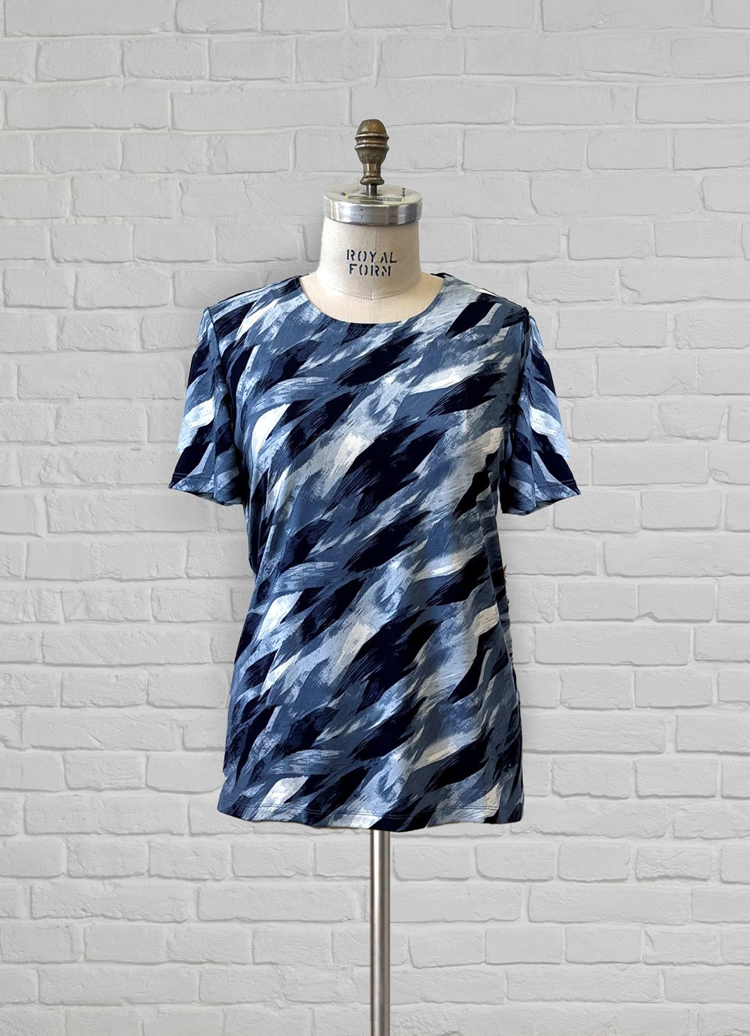 2DT395-2D149-Adaptive Basic Top with a square neckline