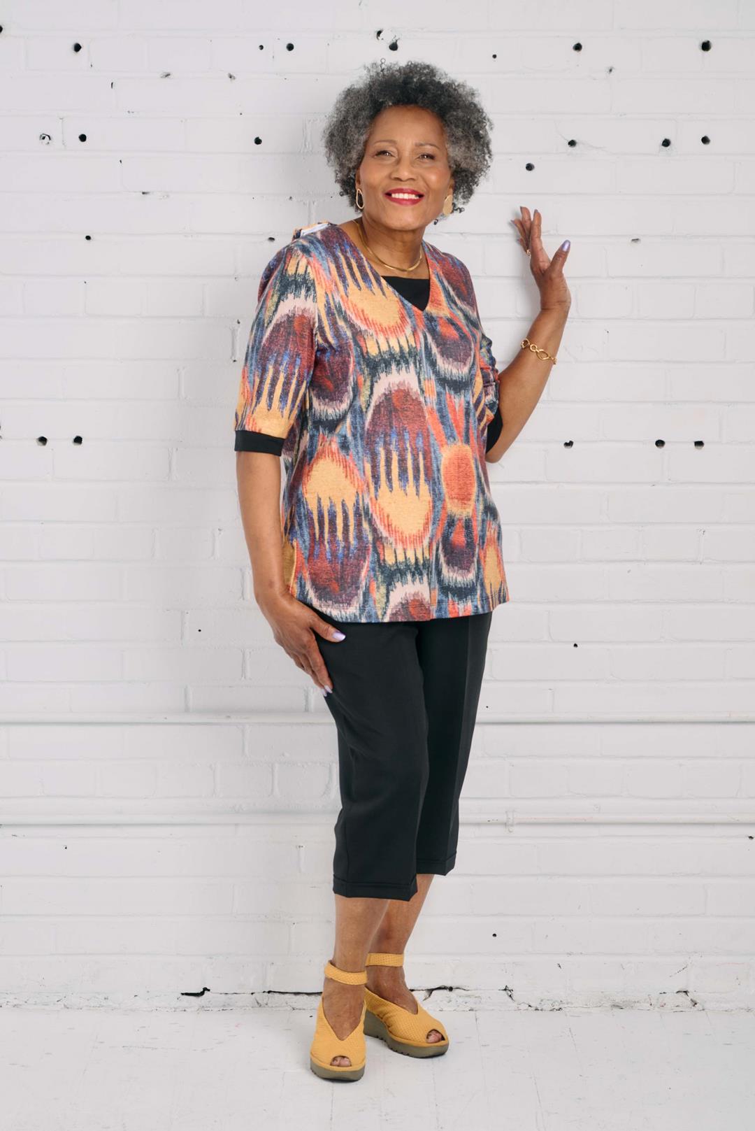2DT396-2D130-Adaptive Top, 3/4 Sleeves, Overlayer Effect